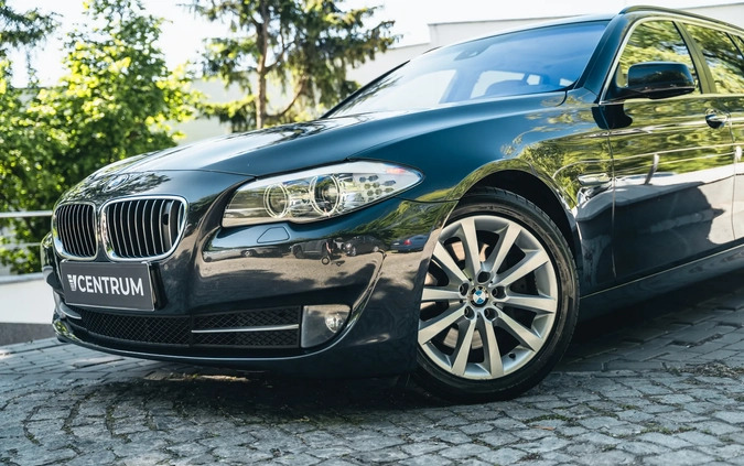 BMW Seria 5 cena 54900 przebieg: 251162, rok produkcji 2011 z Zbąszynek małe 211